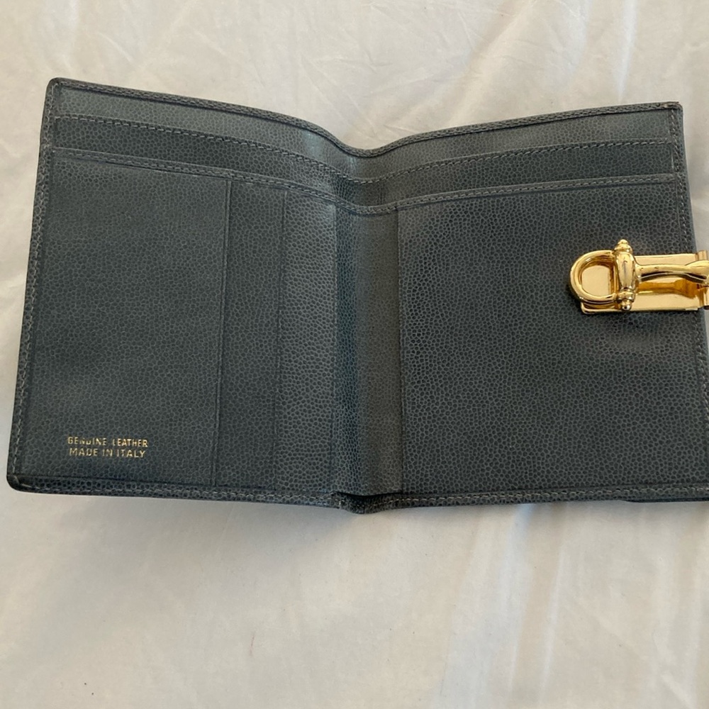 🆕 Luxurious Made in ITALY Ladies GREY LEATHER Wallet with Gold Accent! - Picture 4 of 6